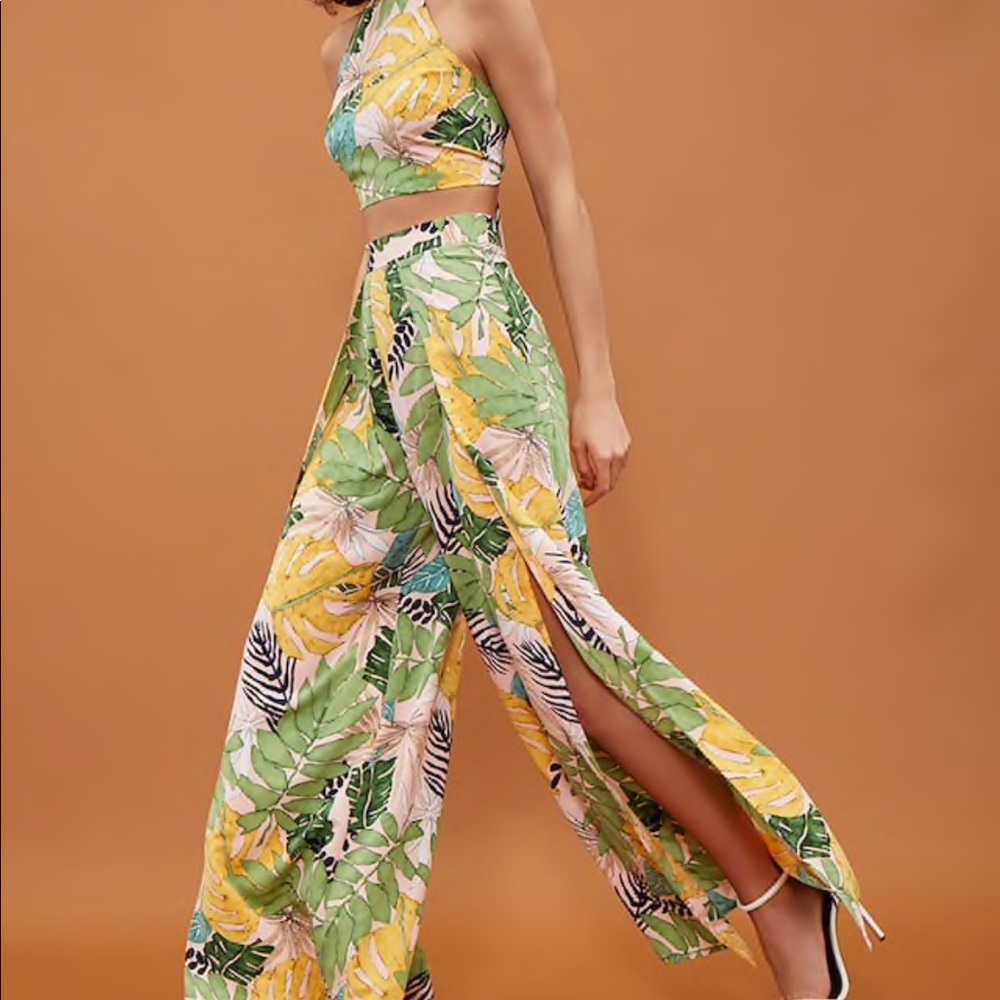 ISO Forever 21 two piece set in leaf print